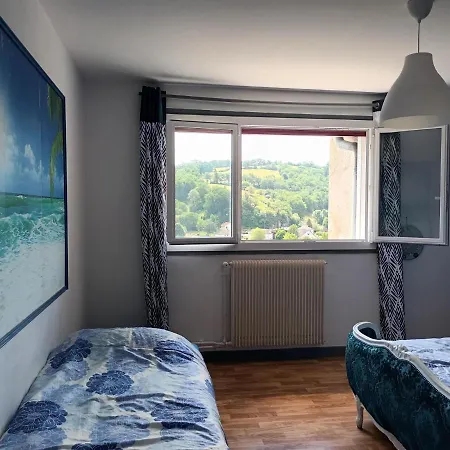 Spacieux Atypique 115m2 Avec Jardin Apartman Pontaumur